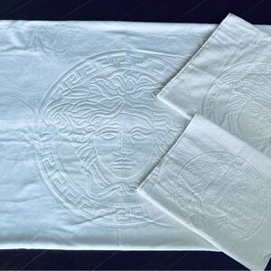 Gianni Versace 3-Piece Towel Set